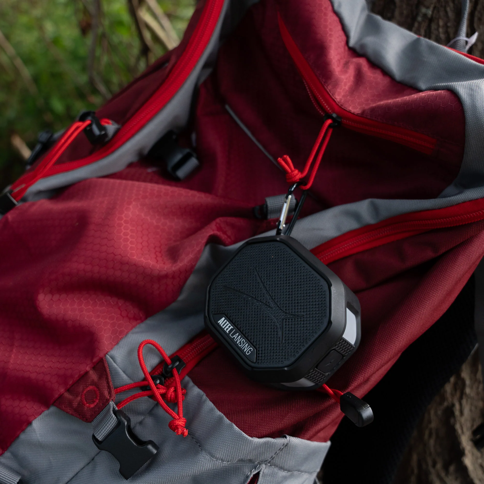Altec Lansing HydraTrek Rugged EVERYTHINGPROOF® Portable Bluetooth Speaker - Image 9