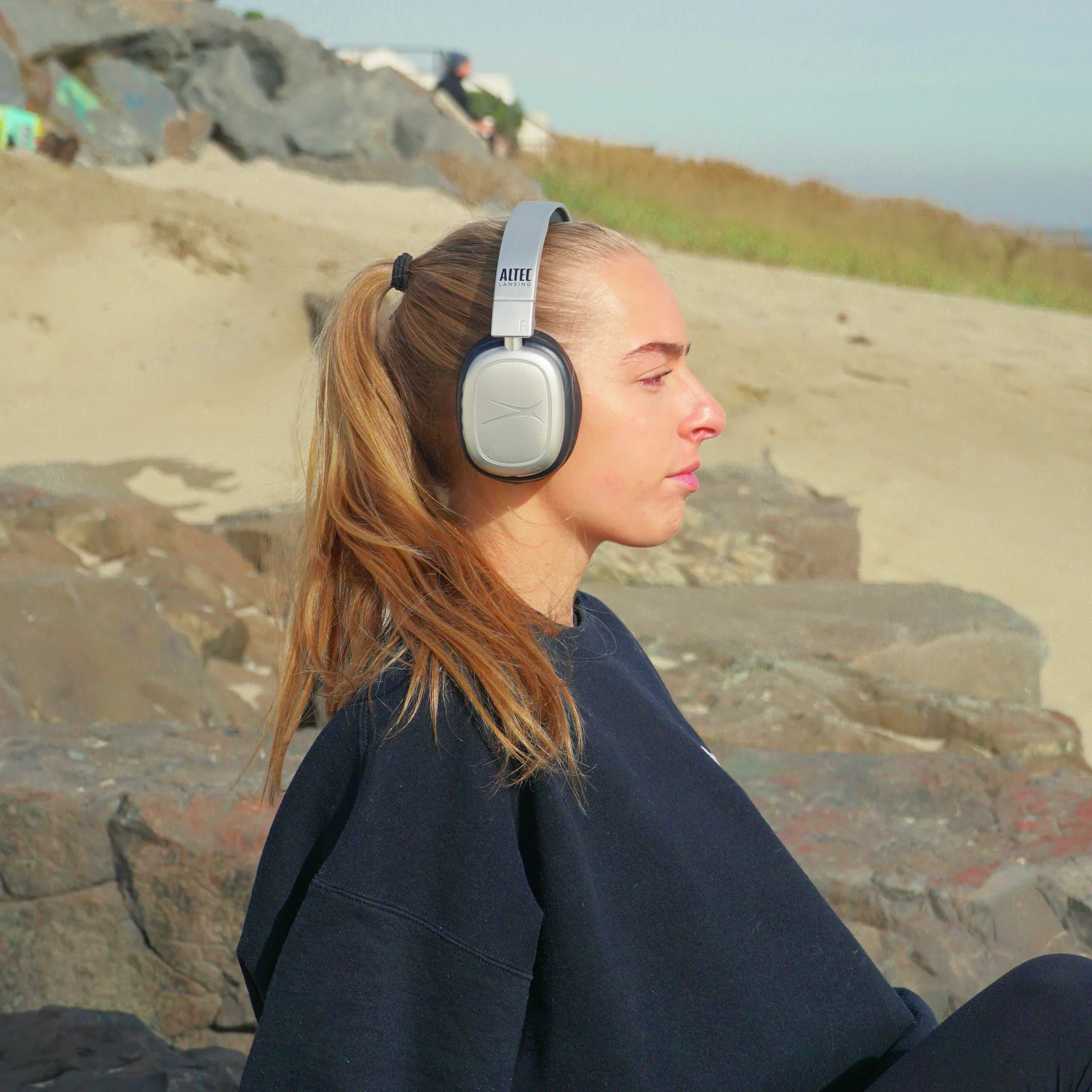 Altec Lansing Nanophones ANC 2.0 Headphones - Image 9